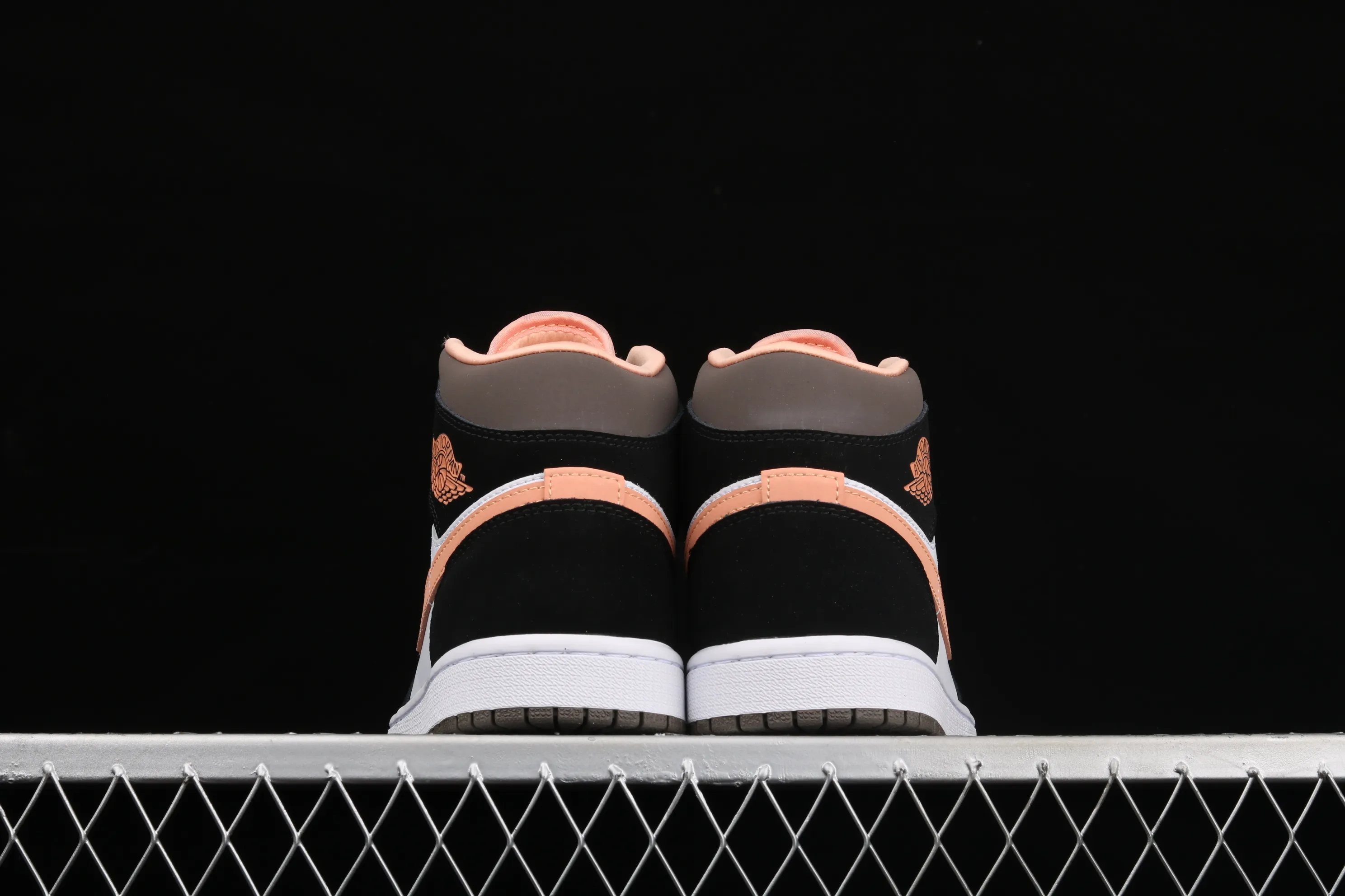 All categories Air Jordan Jordan series basketball shoes Air Jordan 1 Mid Air Jordan 1 Mid AJ1 Joe 1 black pink peach Goddess Day mid-top basketball shoes DH0210-100